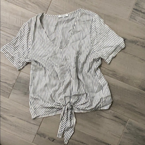 Madewell Novel Tie Front Top - Picture 6 of 7